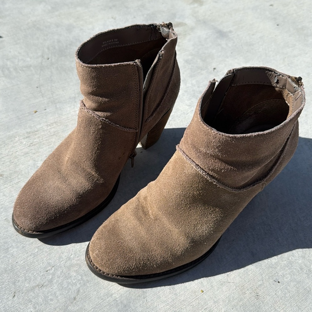 Steve Madden booties taupe size 8.5